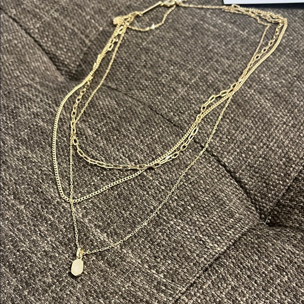 Kendra Scott mini Elisa triple strand necklace - Picture 5 of 9